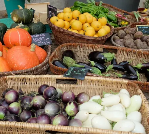 Petit marché de Villefranche, le dimanche matin