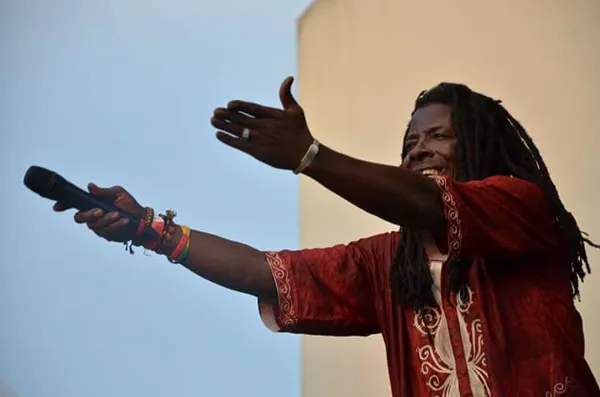 LES 20 ANS DE RTR : BLUE SHADOWS + SEYNI & THE ...