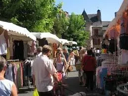 Foire Mensuelle - Crédit: OFFICE DE TOURISME DE PARELOUP LEVEZOU