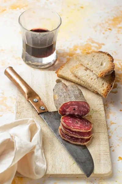 Déjeuner tripous et tête de veau à l'Hôpital-B ...