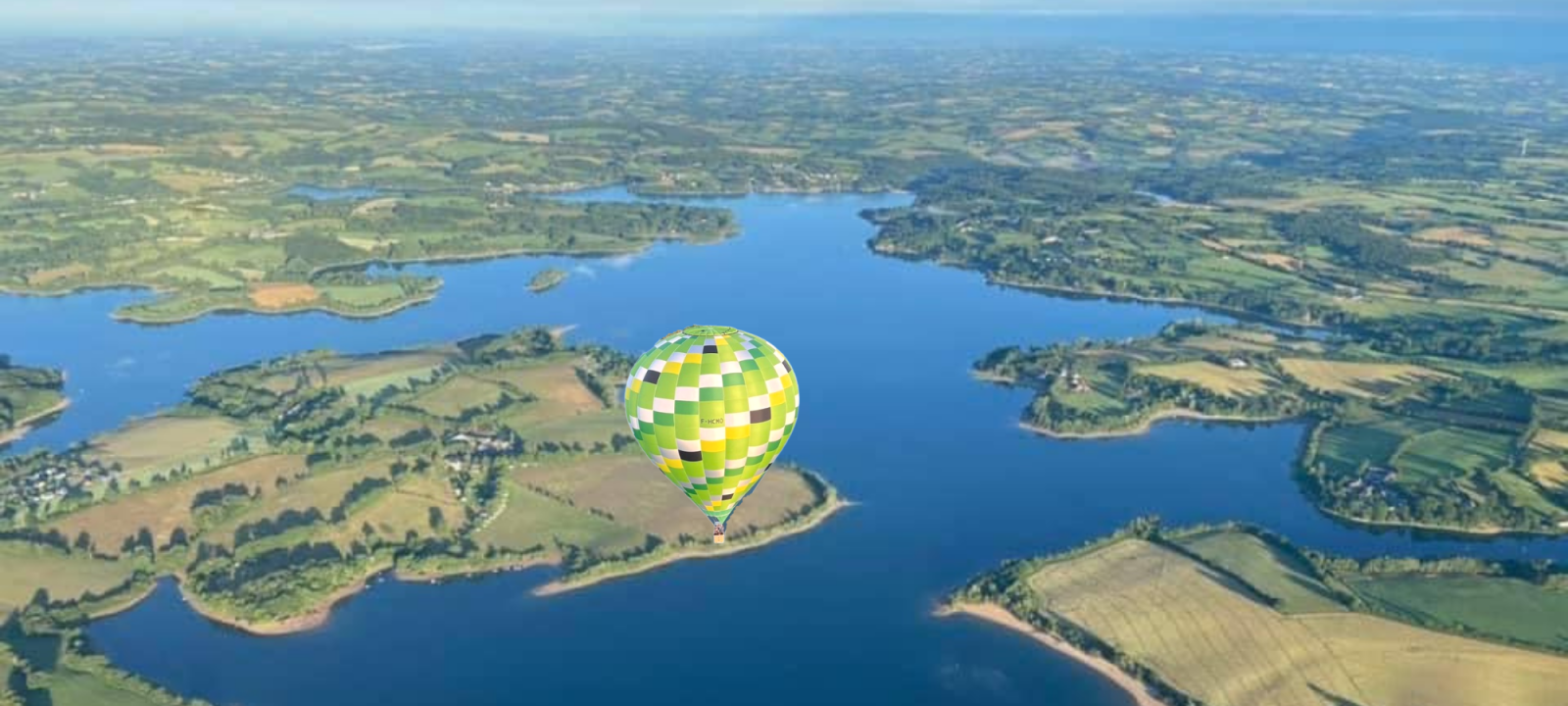 Vol en montgolfière Aveyron au-dessus du lac d ...