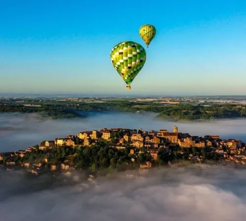 Vol en montgolfière au-dessus de Cordes-sur-Ciel