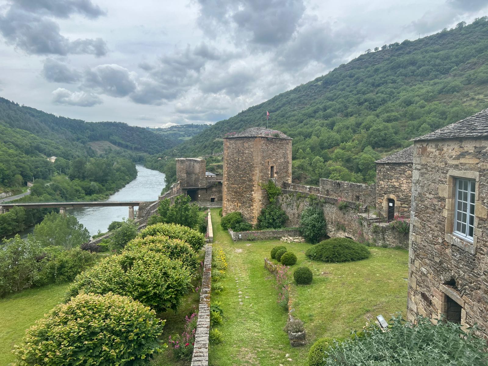 Brousse le château