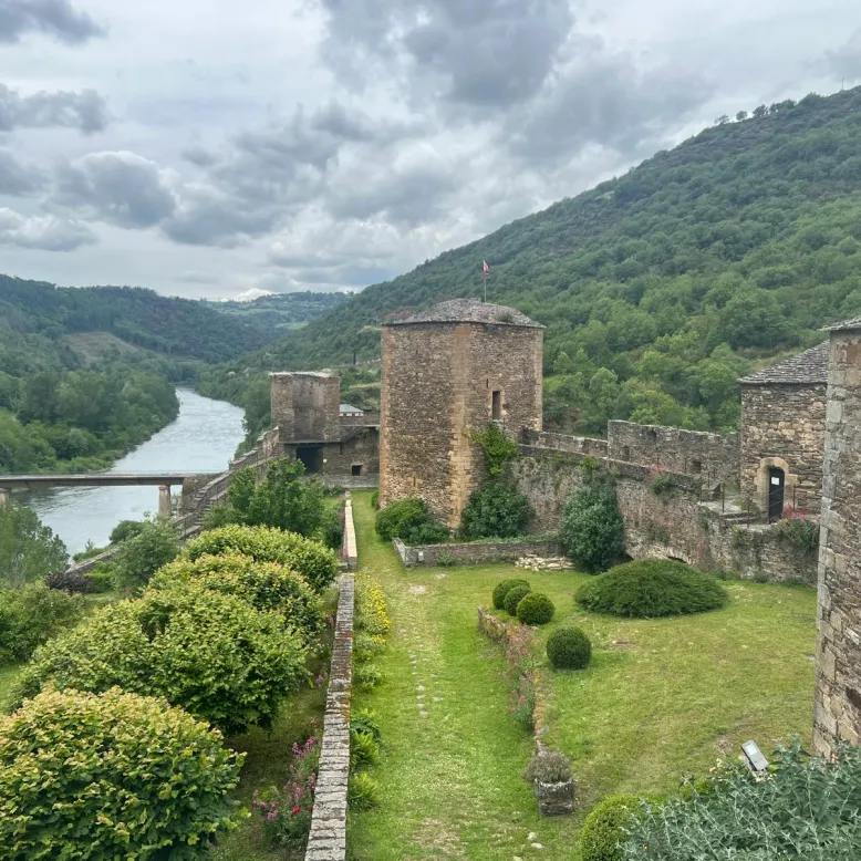 Brousse le château