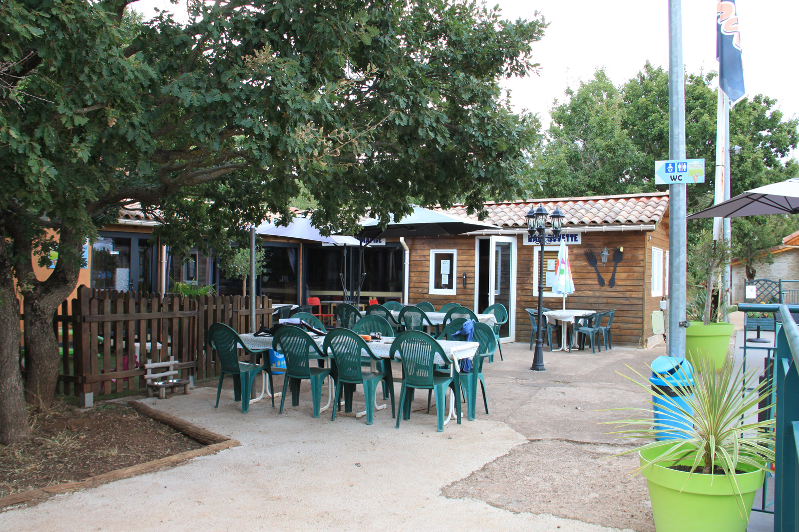 Paddock race café