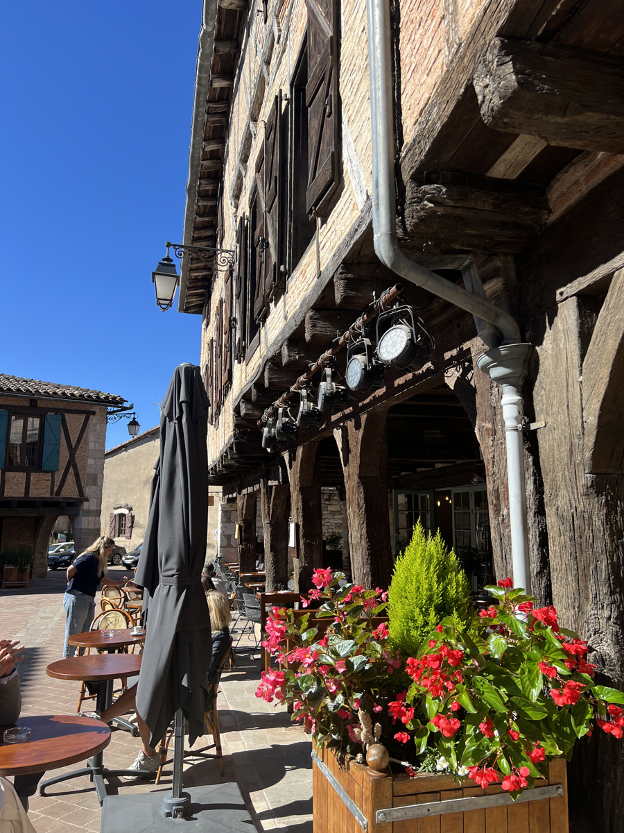 Les Arcades - Un restaurant à la cuisine occitane