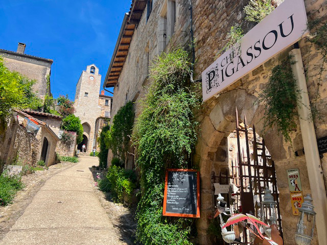 Chez Pigassou - Un lieu convivial pour vos pauses déjeuner à Bruniquel