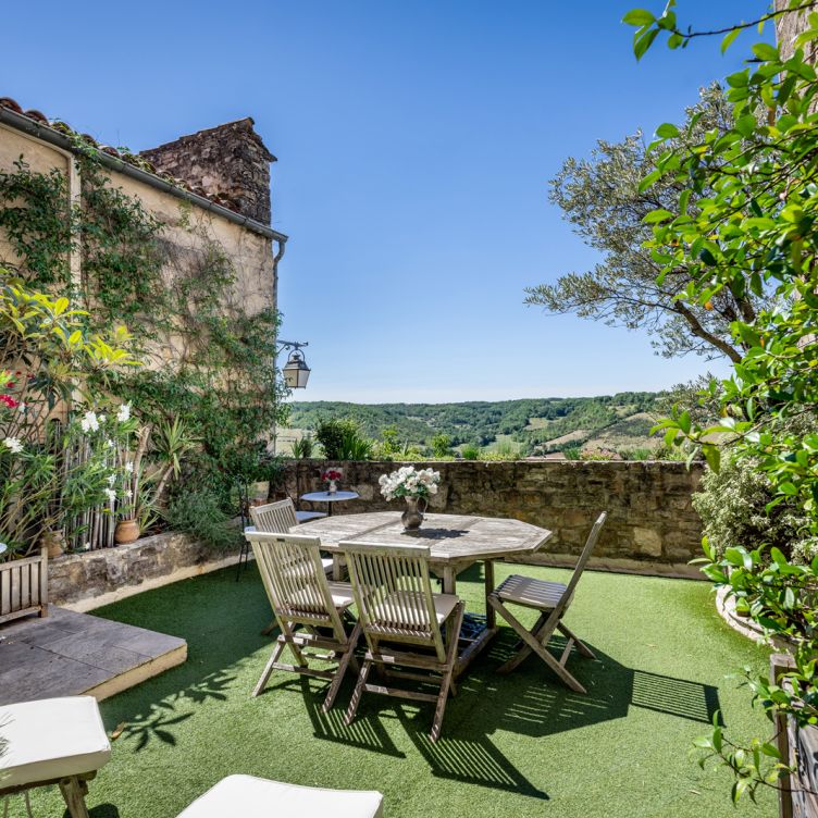 Maison Bakea - Characterful guest house in the heart of Cordes-sur-Ciel