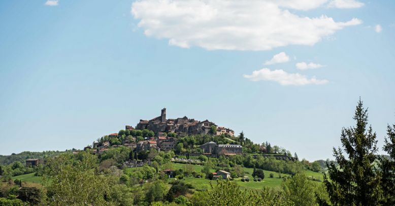 End of winter walk in Cordes-sur-Ciel