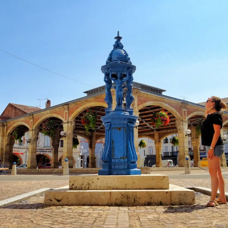 Valence d'Agen and its port on the Canal du Midi