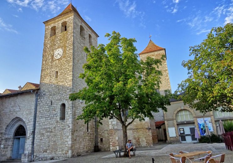 La Bastide de Lauzerte: a listed place to disc ...