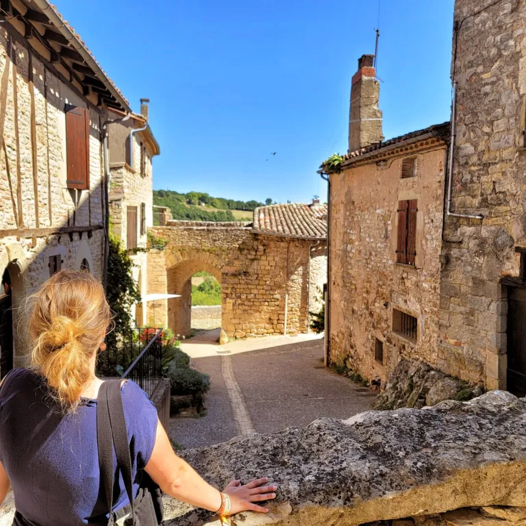 Discovering the fortified town of Puycelsi