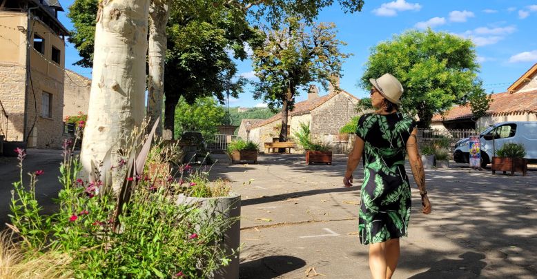 Visite du petit village de Verfeil en Tarn-et- ...