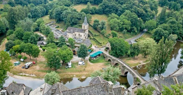 Discover the beautiful medieval village of Bel ...