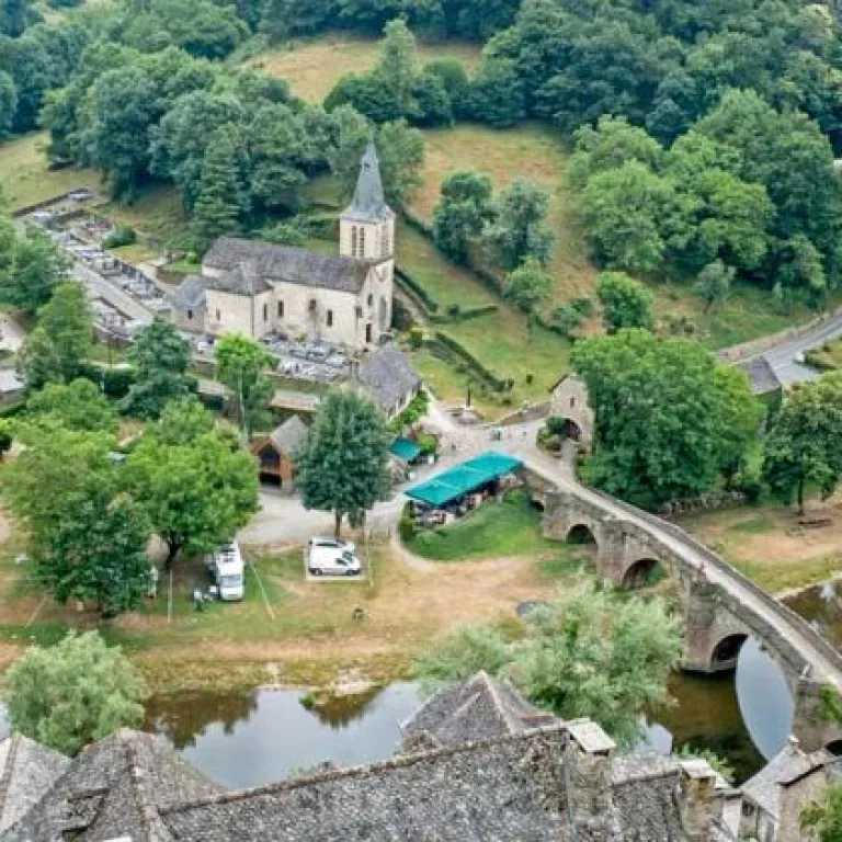 Discover the beautiful medieval village of Bel ...