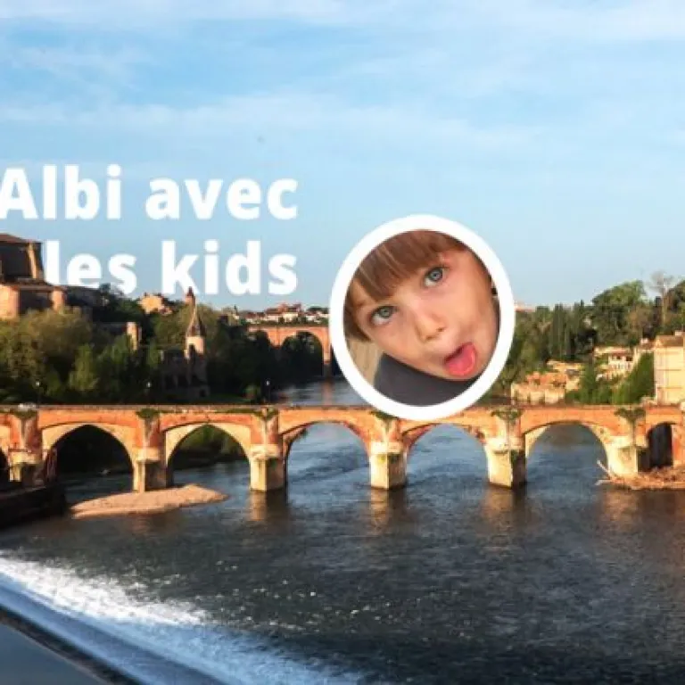 On vacation in Albi, I'm having fun with the kids!