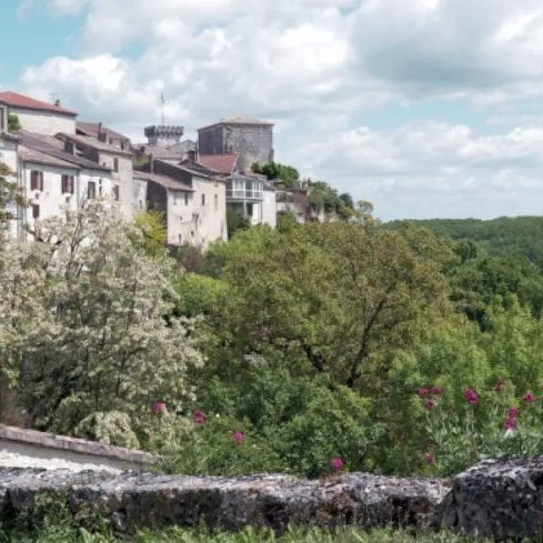Roquecor, a village of history and legends