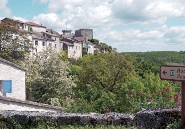 Roquecor, a village of history and legends