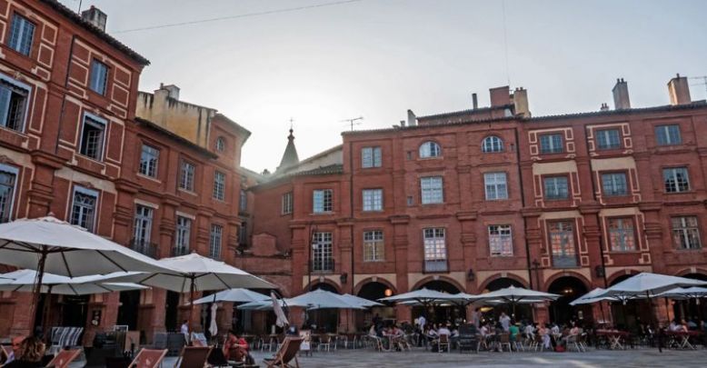 In Montauban, I keep the children busy during  ...