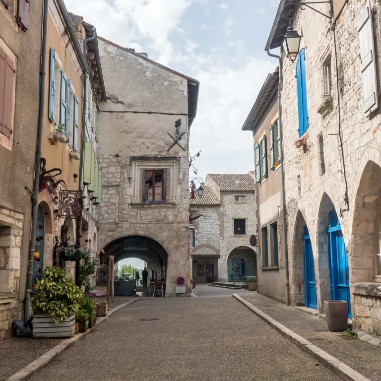 Walk in Lauzerte in the Tarn-et-Garonne