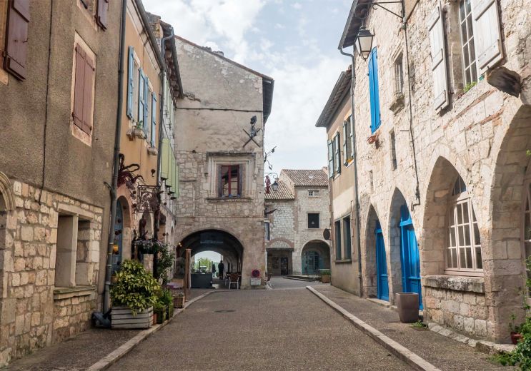 Walk in Lauzerte in the Tarn-et-Garonne