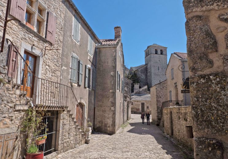 Holidays in Larzac: Discover the Couvertoirade