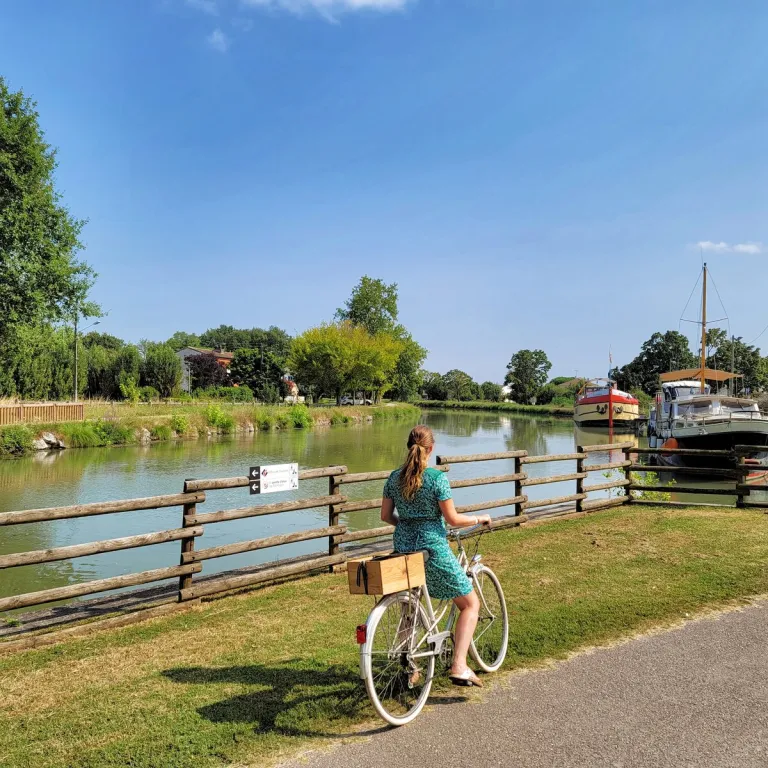 Montech: bike ride along the canal