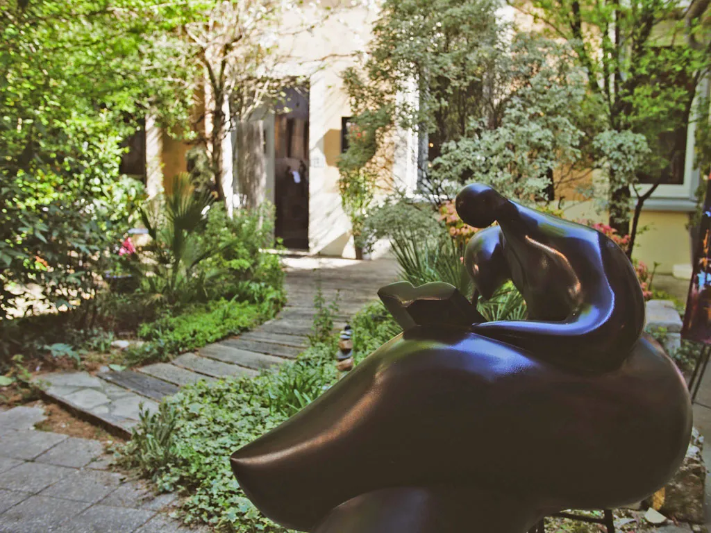 jardin de la galerie d’art bleu réglisse