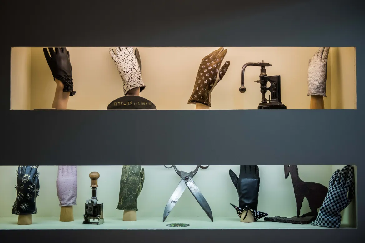 Millau gloves