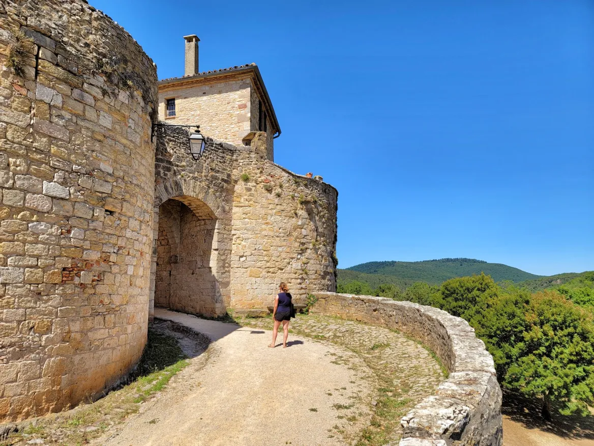 The second door which gives access to the bastide