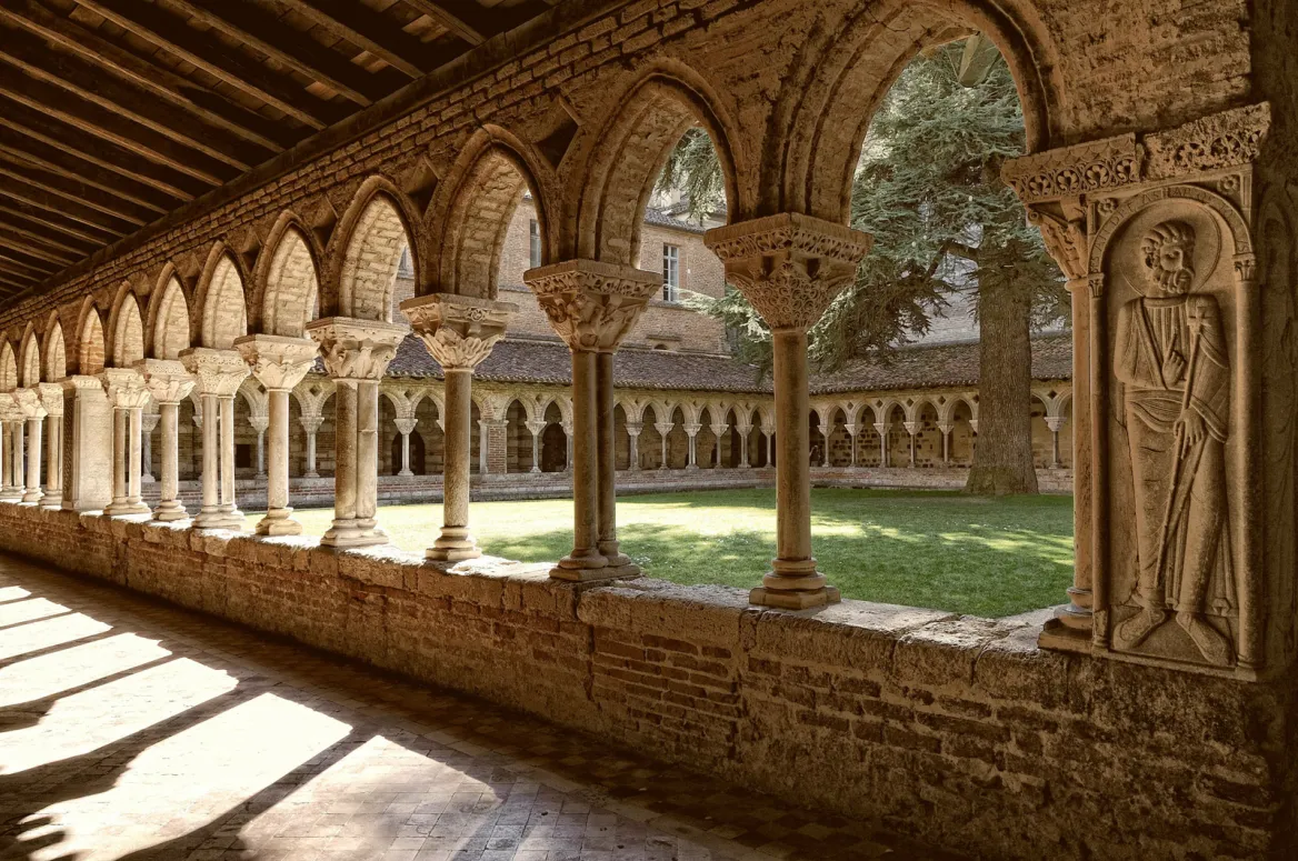 The Cloister of Moissac - Photo credit: AdobeStock / Pat on stock
