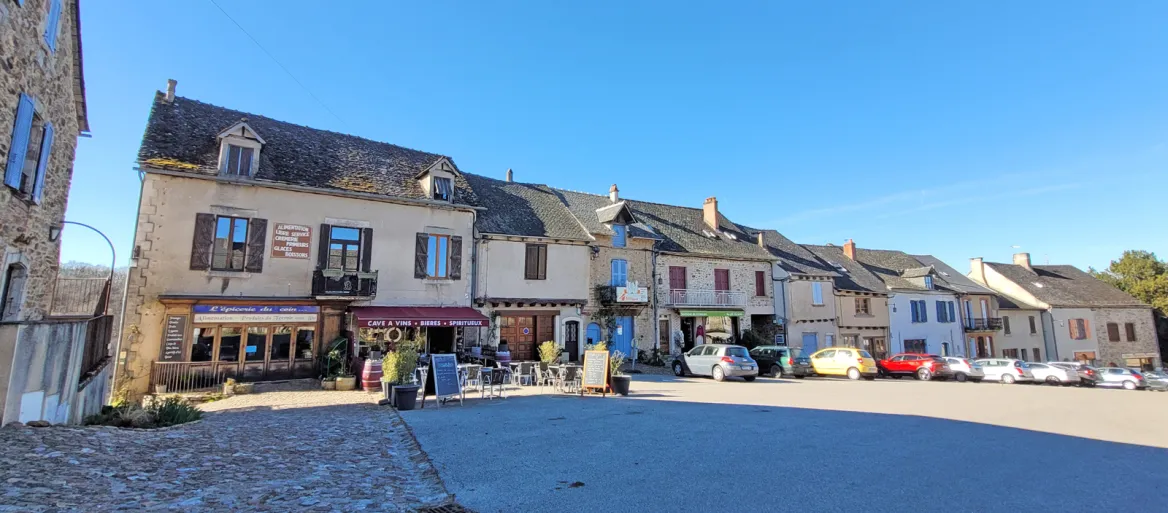 Place du Faubourg Najac