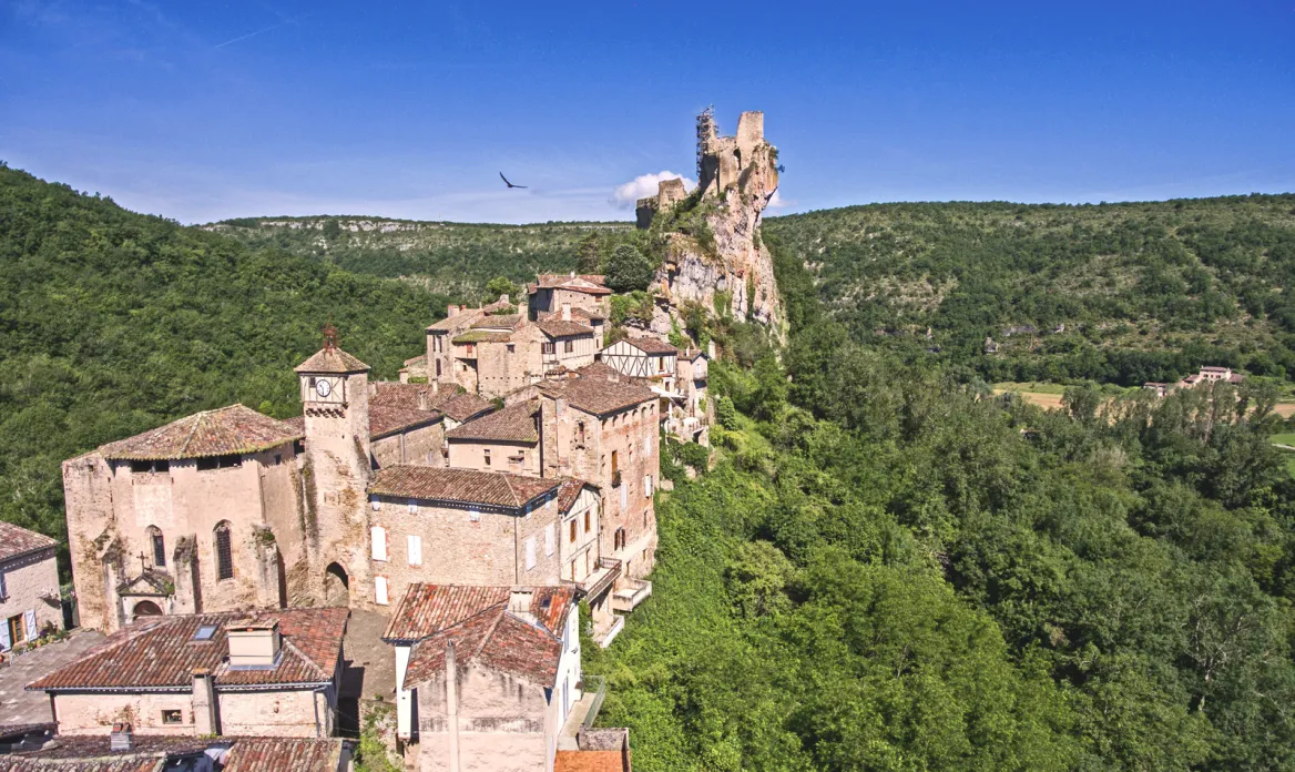 Photo: Penne and its castle Photo: AdobeStock stephanemedina81