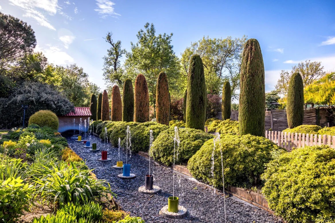 Photo: Le Jardin des Martels Photo: AdobeStock Warpedgalerie