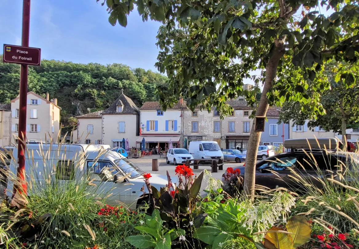 Place du Foirail de Laguépie