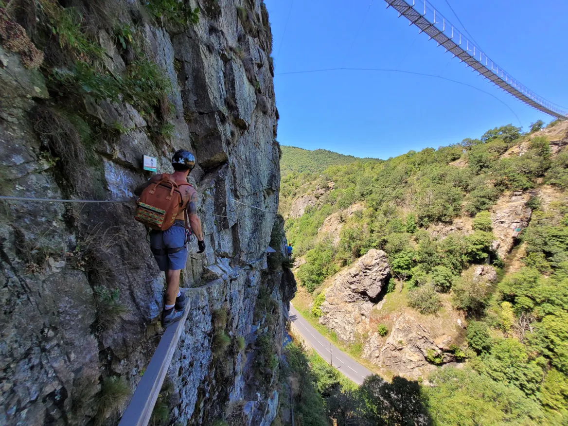 Beam and footbridge mazamet via ferrata