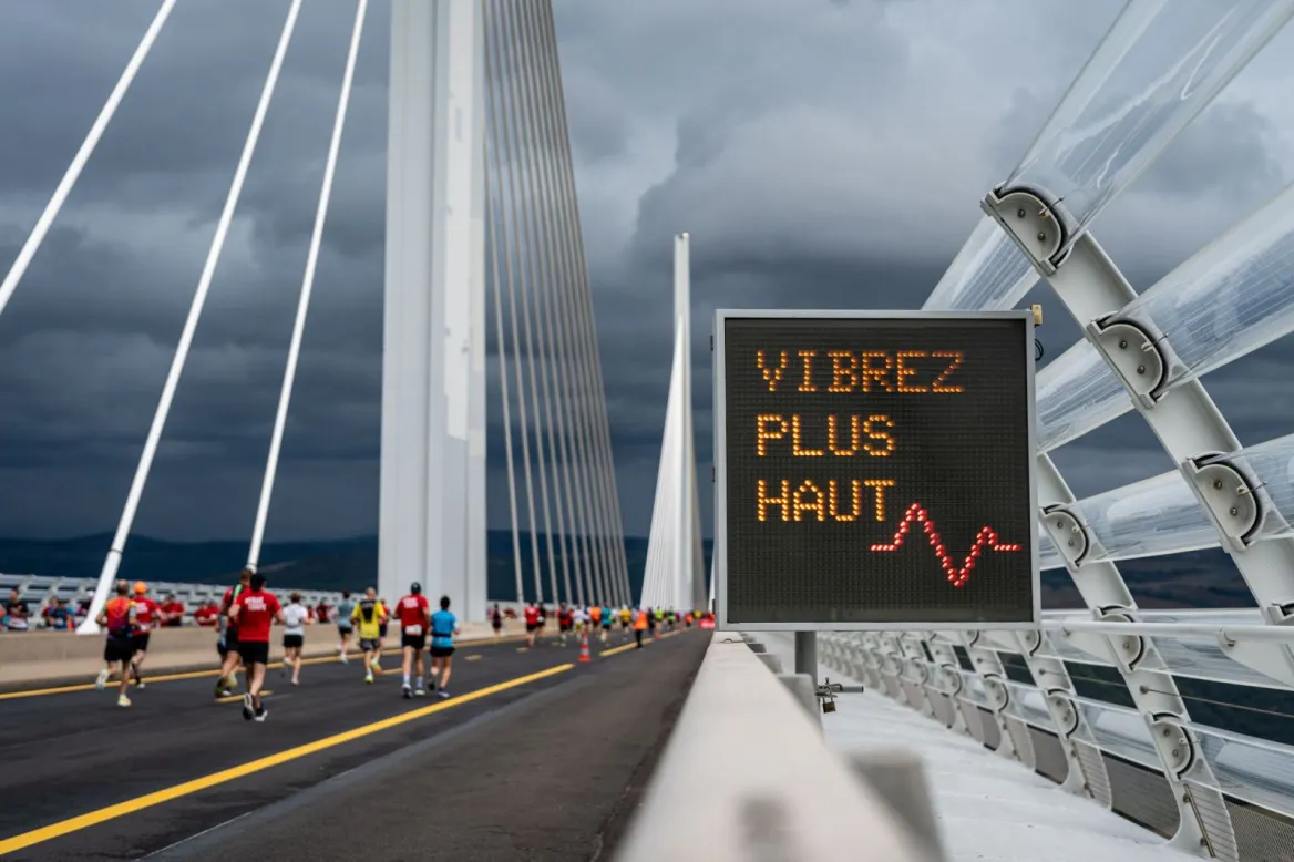 course viaduc millau