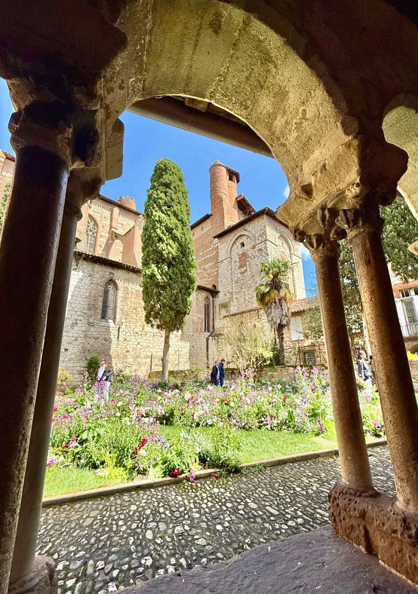 Saint-Salvi collegiate church and Albi cloister