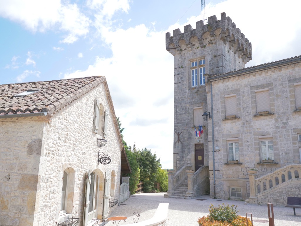 Roquecor Town Hall Square