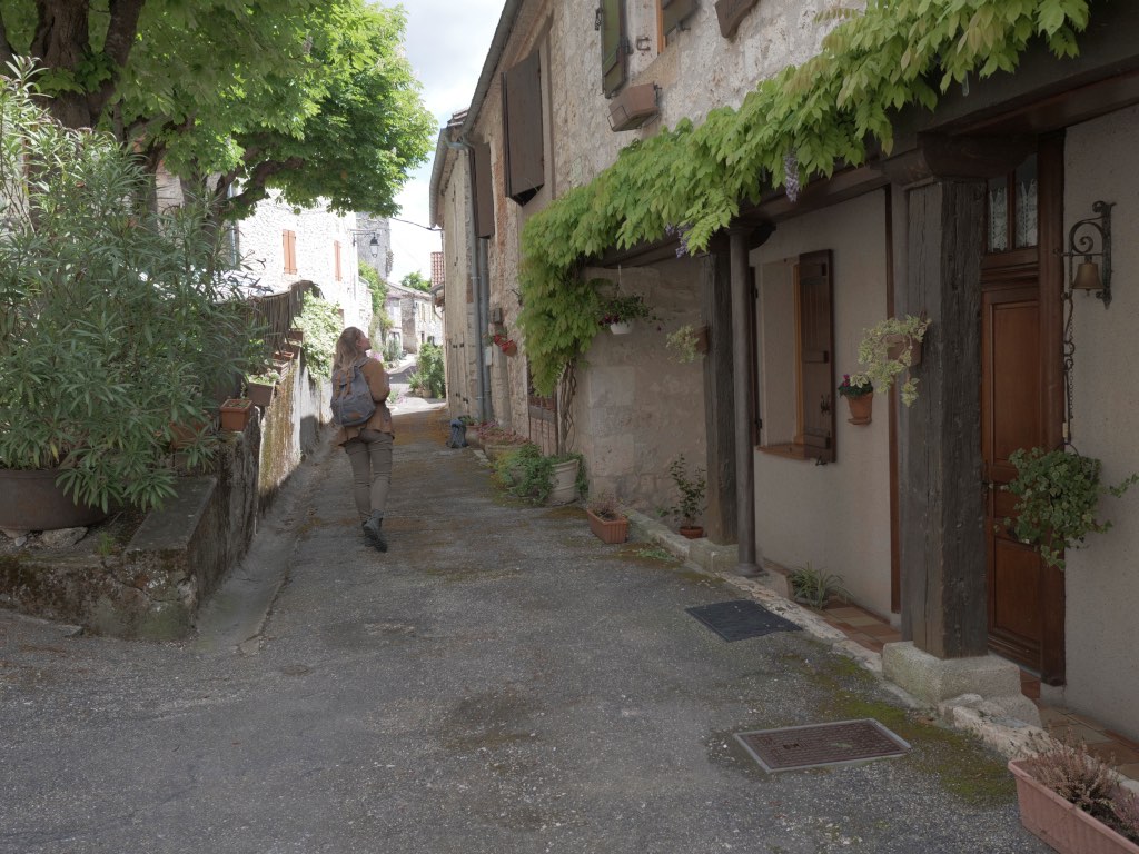 Stroll the streets of Roquecor