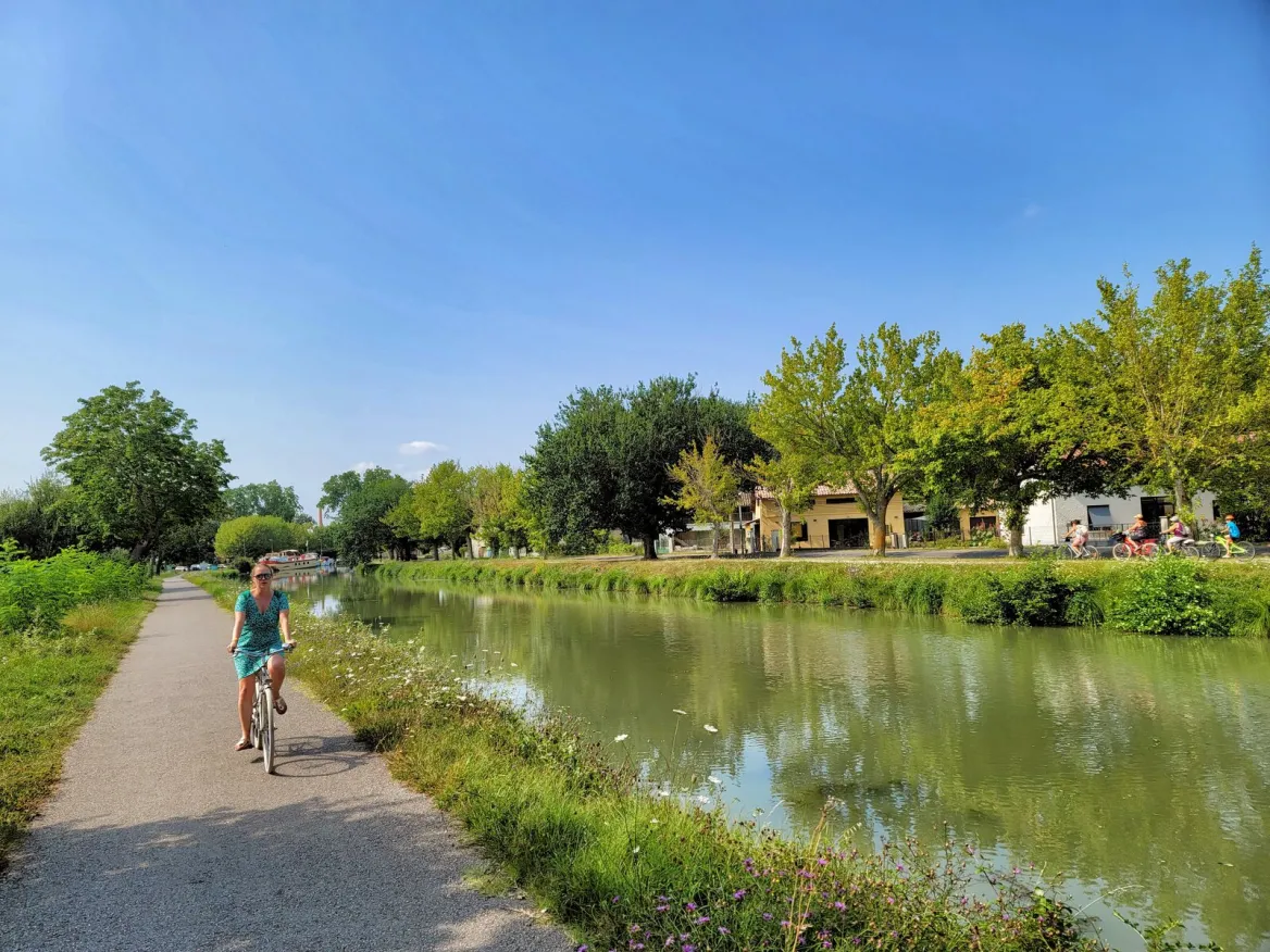 Montech: bike ride along the canal