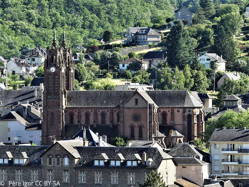 Espalion and its parish church
