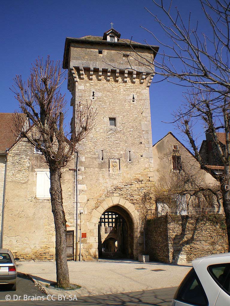 Villeneuve Square Gate Tower