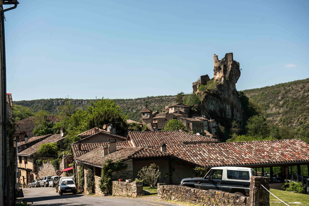 The impressive ruins of the Château de Penne
