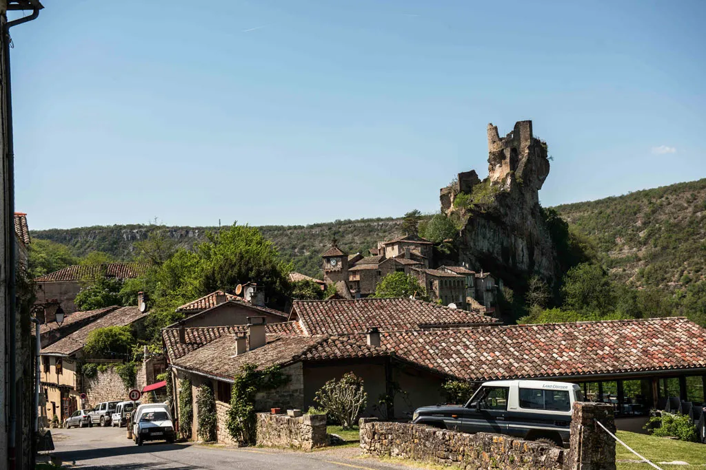 The impressive ruins of the Château de Penne