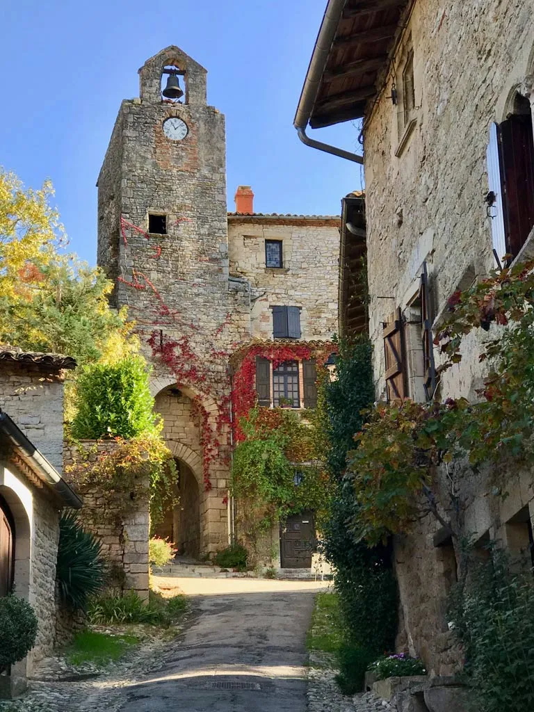 The pretty streets of Bruniquel